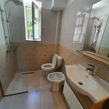 Appartement Center Of Enes's Tirana